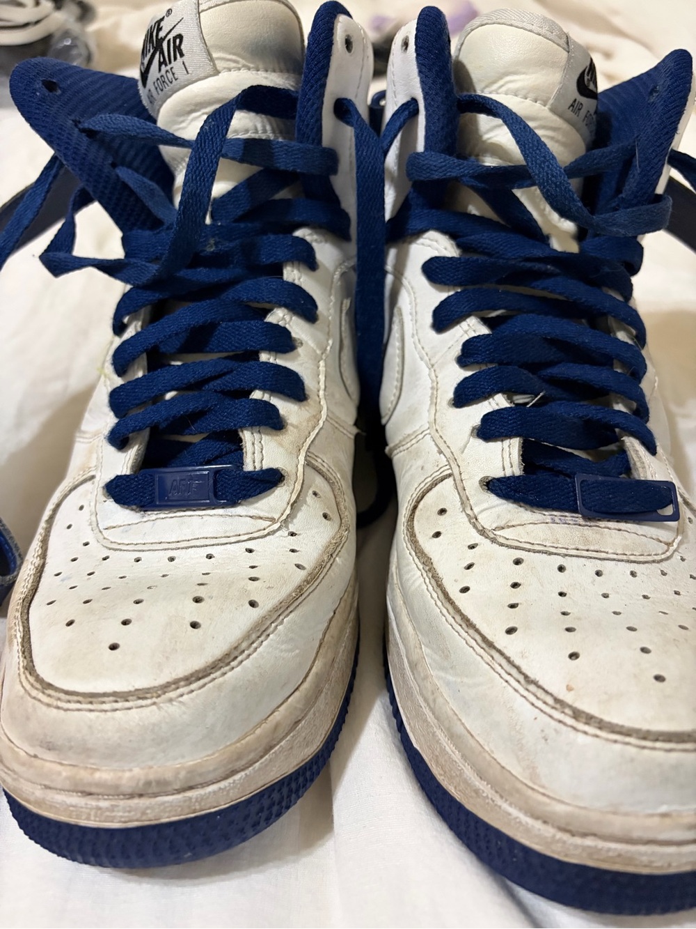 Nike Men's White and Blue High-Top Athletic Sneakers